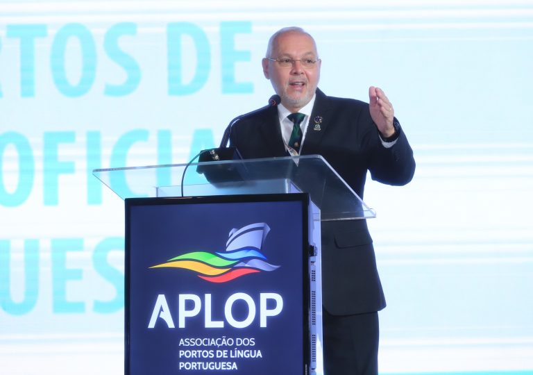 Read more about the article Sérgio Aquino é eleito presidente da APLOP