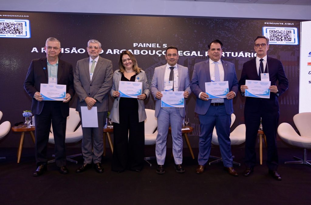 Leia mais sobre o artigo Painel 5 da IX ENAPORT aborda a revisão do arcabouço legal portuário