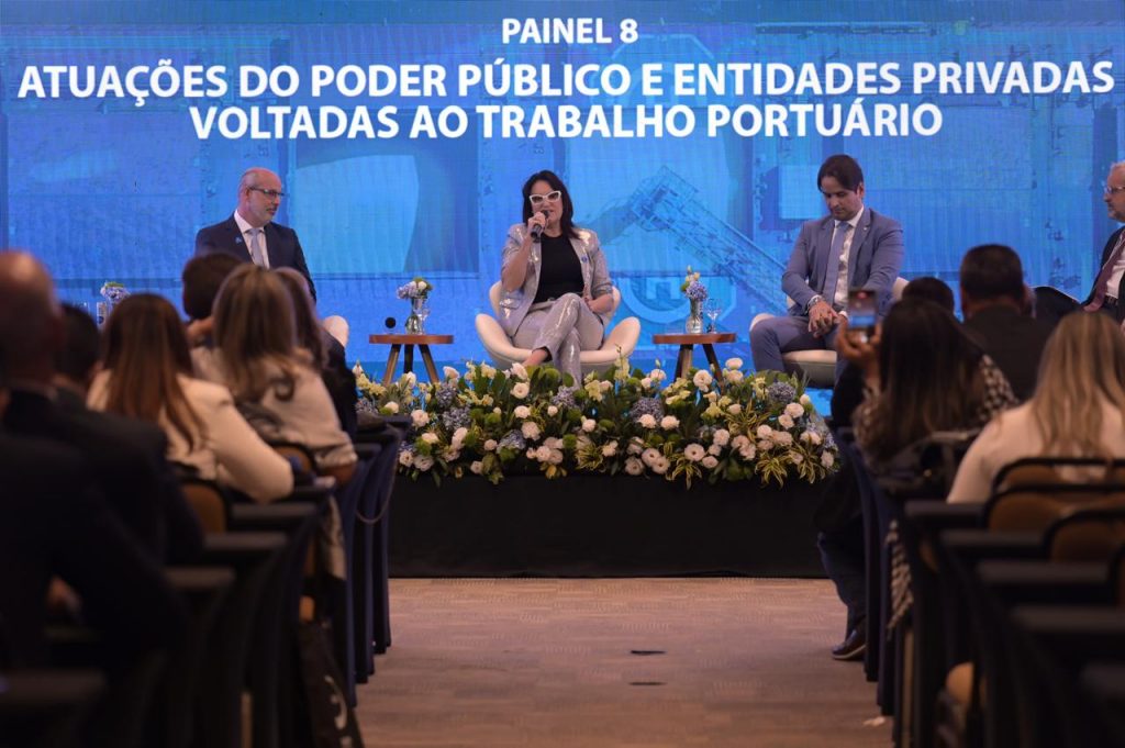 Leia mais sobre o artigo Painel 8 traz atuações do poder público e privado voltadas ao trabalho portuário