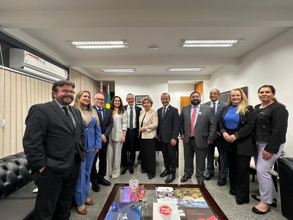 Leia mais sobre o artigo FENOP prestigia posse do senador Beto Martins