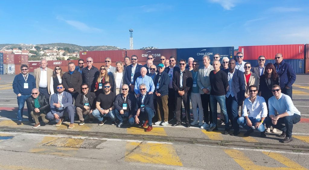 Leia mais sobre o artigo FENOP participa de missão Internacional a 4 países, visitando portos.