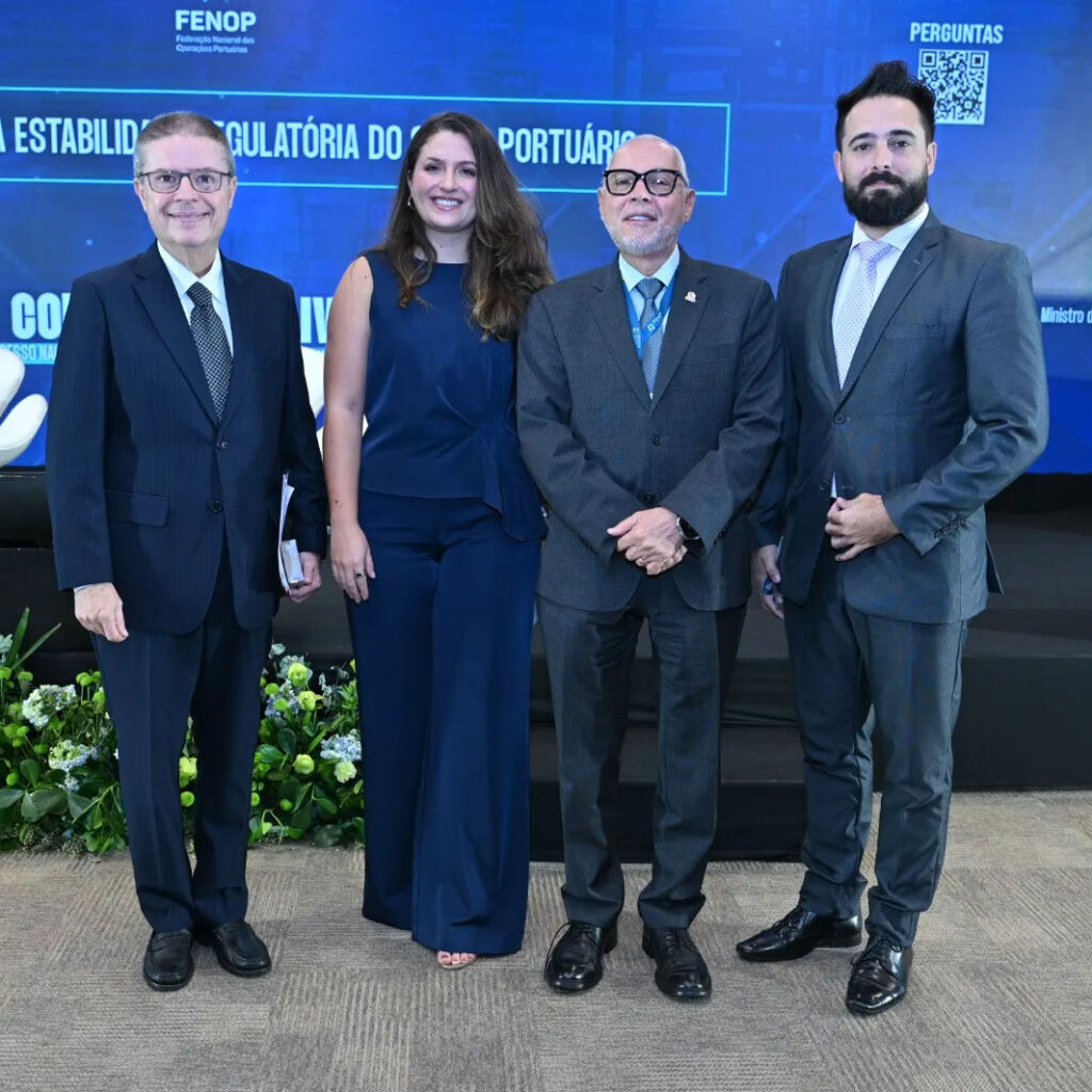 Leia mais sobre o artigo Ministro Antônio Anastasia debate papel do TCU na estabilidade regulatória do setor portuário durante o IV PORTJUR